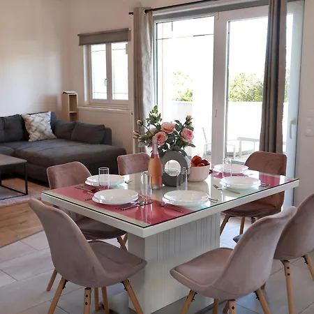 New,modern Near Split Andtrogir 아파트 Kaštela