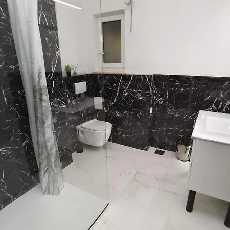 New,modern Near Split Andtrogir *