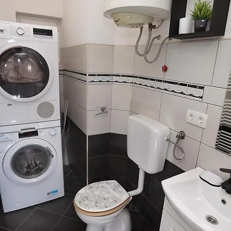 New,modern Near Split Andtrogir *