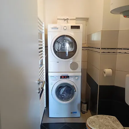 New,modern Near Split Andtrogir