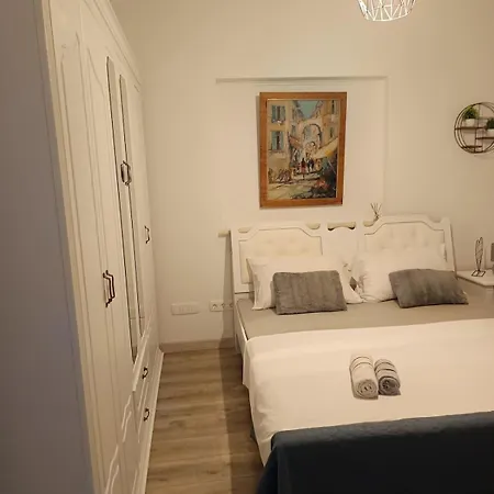 New,modern Near Split Andtrogir Apartment *