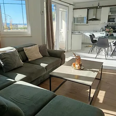 New,modern Near Split Andtrogir